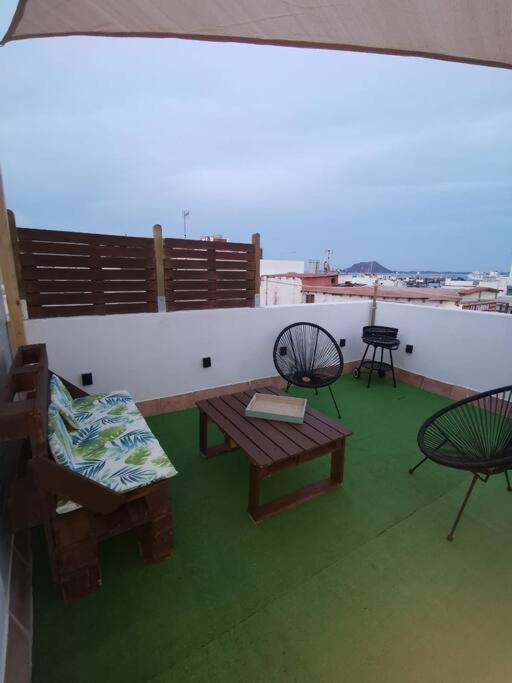 Apartamento Con Vistas Al Mar En El Centro De Коралео Екстериор снимка